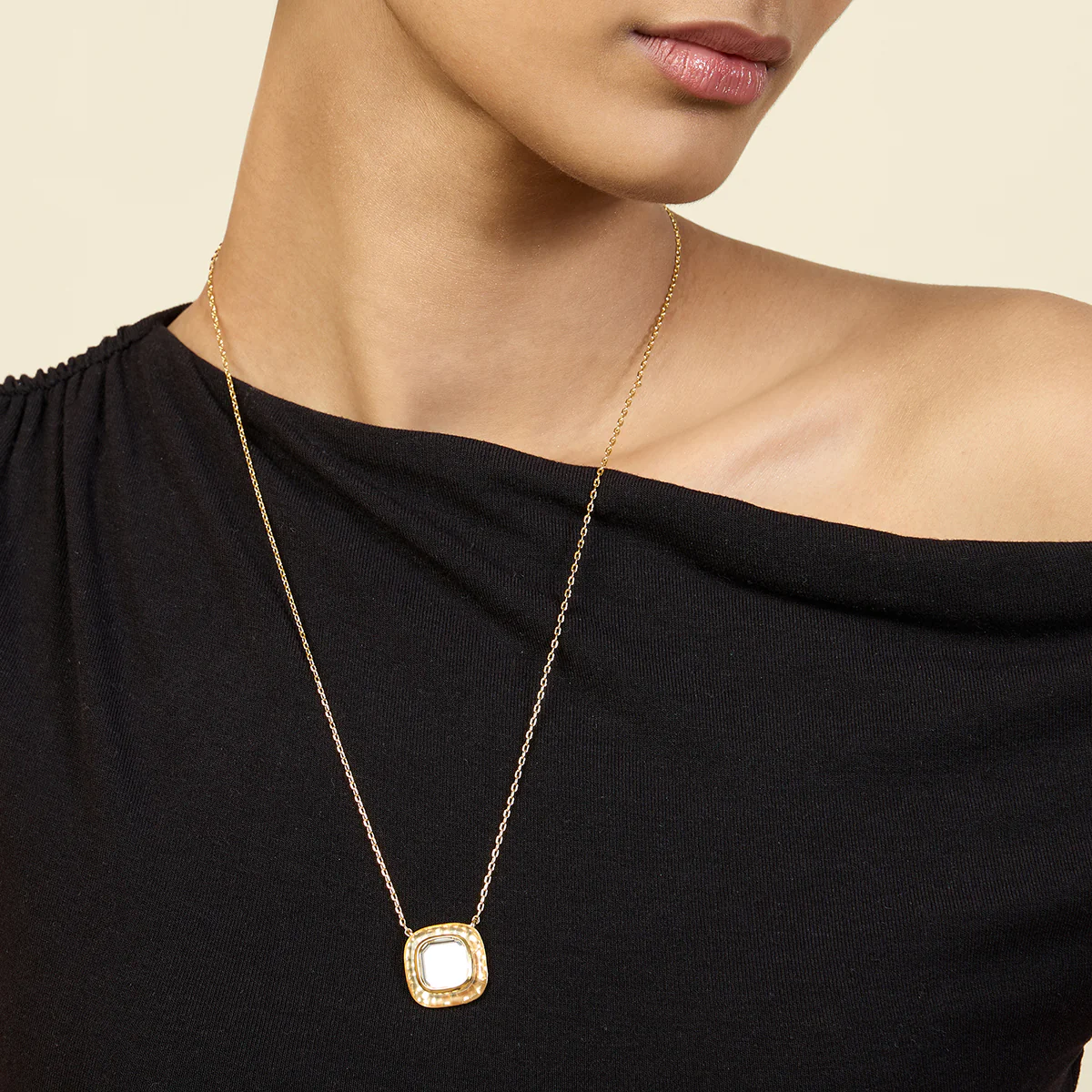 Rozana Pendant Necklace - Image 4
